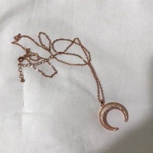 Long pendant necklace